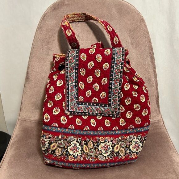 VTG Vera Bradley Drawstring Quilted Backpack Red Paisley Goji Berry Purse Small - Picture 1 of 13